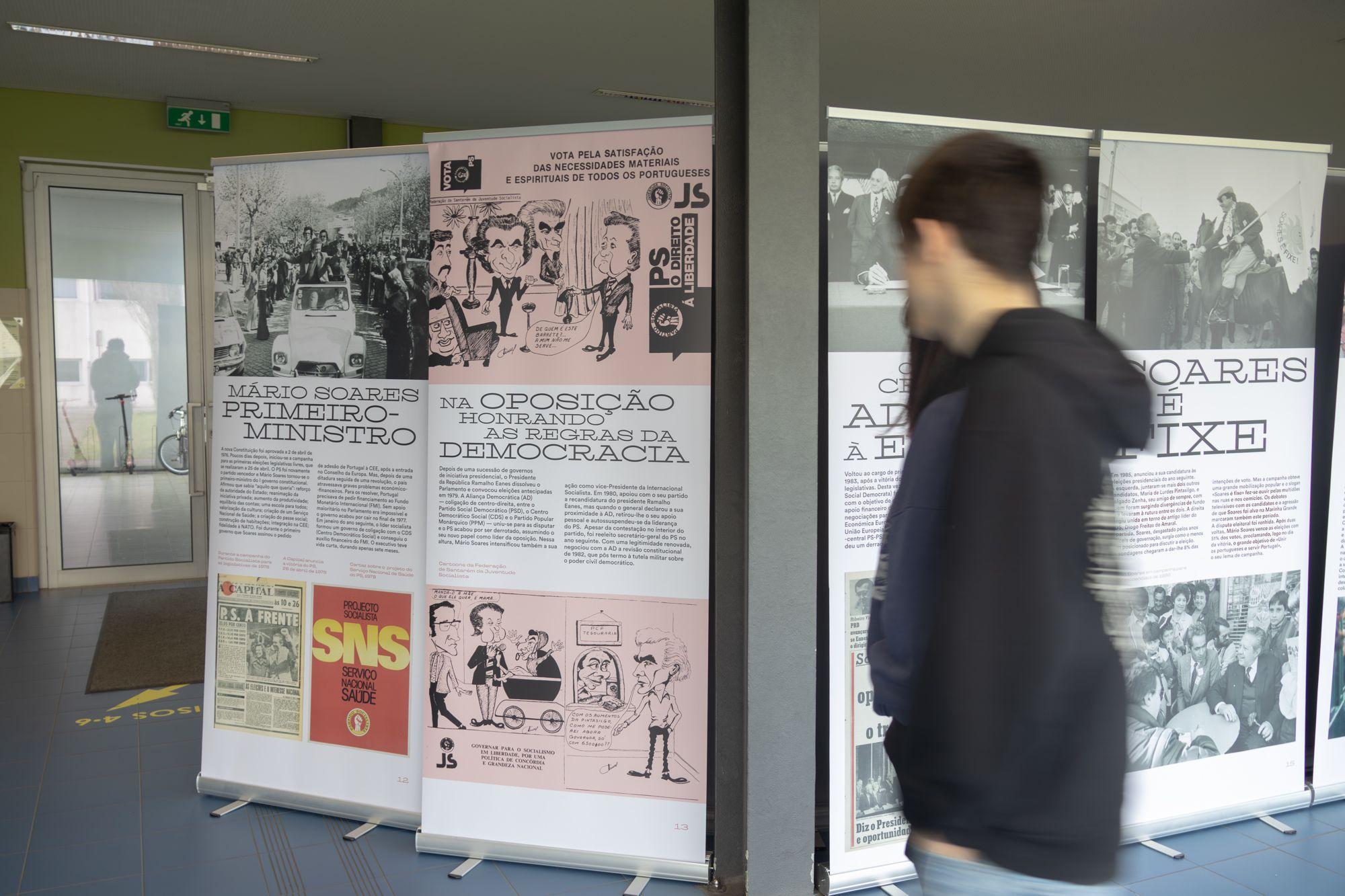 Imagem de destaque para a notícia Mário Soares: 100 years’ exhibition tours schools across the country