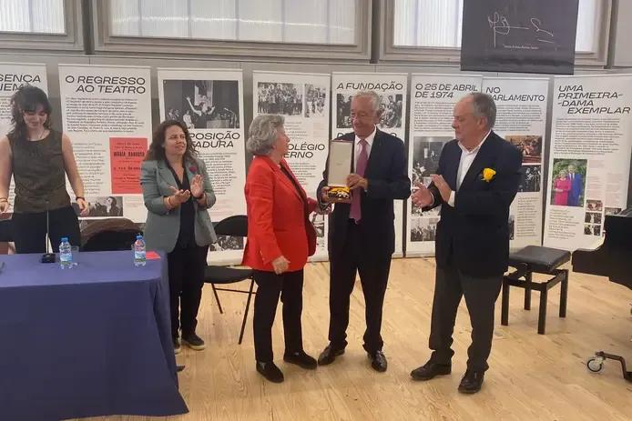 Imagem de destaque para a notícia Maria Barroso honoured with the Order of Public Instruction